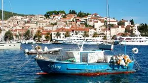 Båtar Hvar