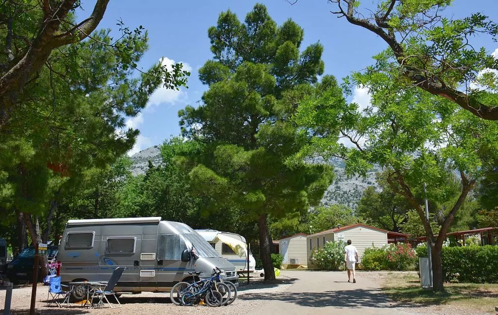 Camping vid Paklenica nationalpark i Kroatien