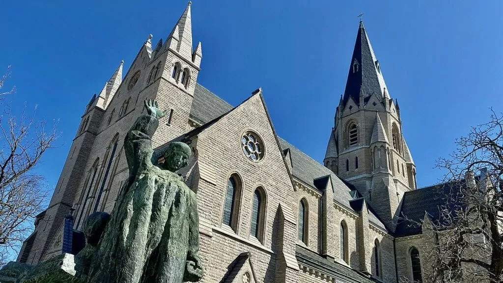 Göra i Örebro - besöka Olaus Petri kyrka