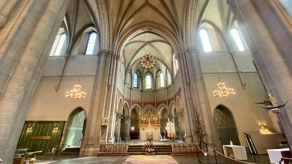 Göra i Örebro - besöka Olaus Petri kyrka