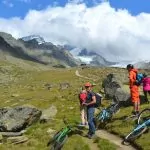 På mountainbike i Zermatt i Schweiz