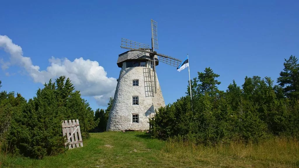 Väderkvarn på Dagö