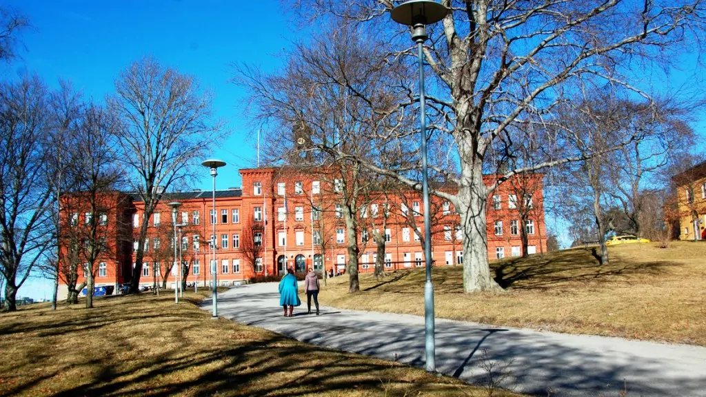 Ett av de finaste husen på Karolinska Institutets campus. Här huserar European Centre for Disease Prevention and Control.