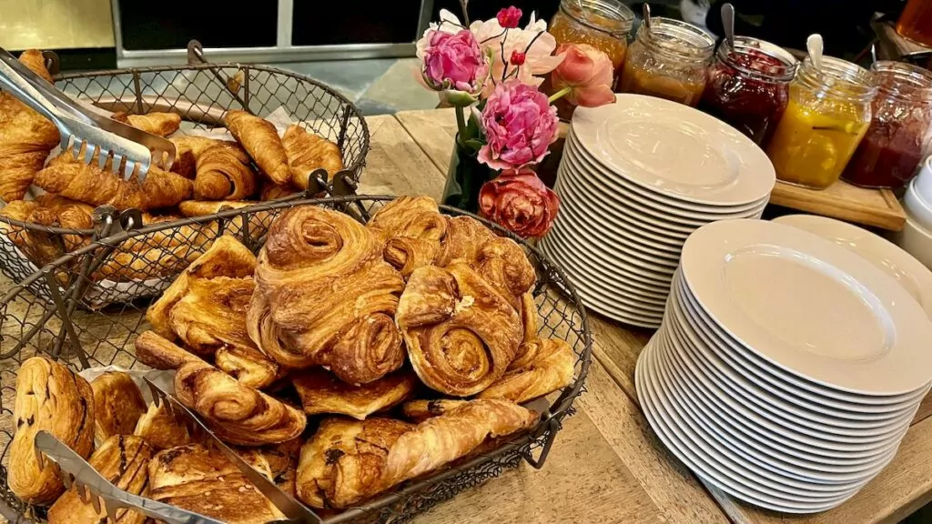 Frukost på Pierdrei hotell