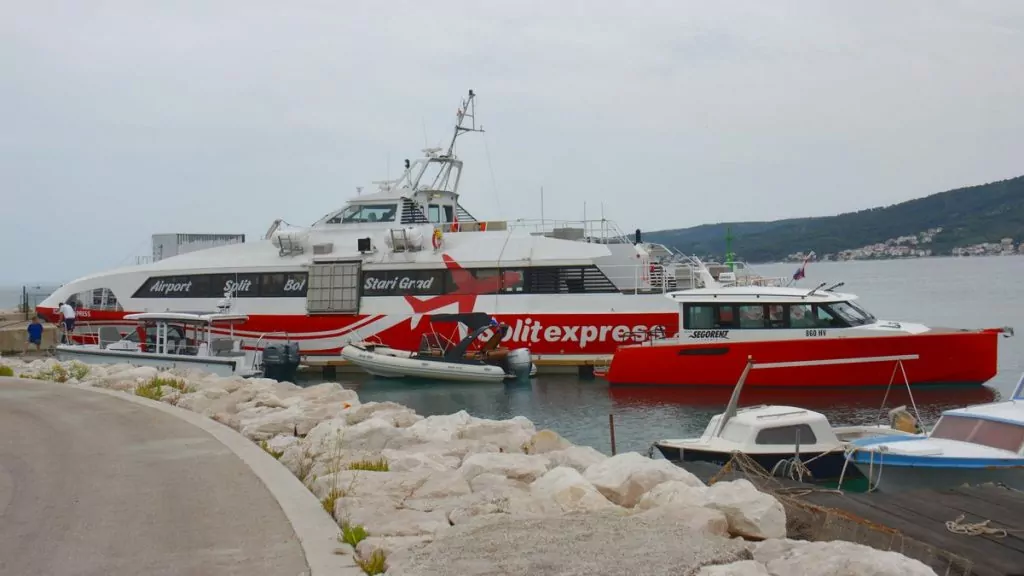 Båt från flygplatsen i Split