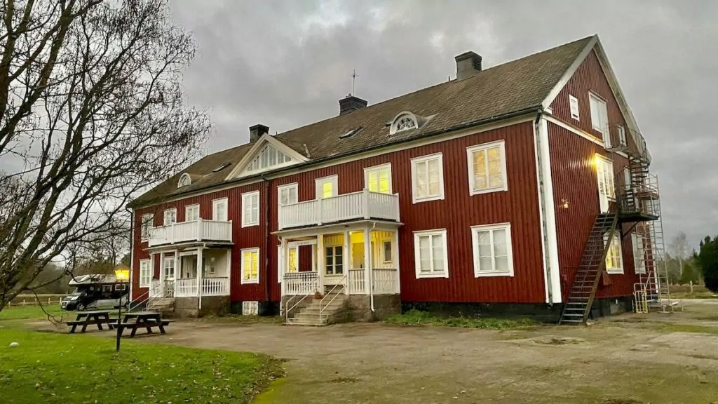 Vidinge gård - hundvänligt boende i Småland med naturupplevelser och packraft