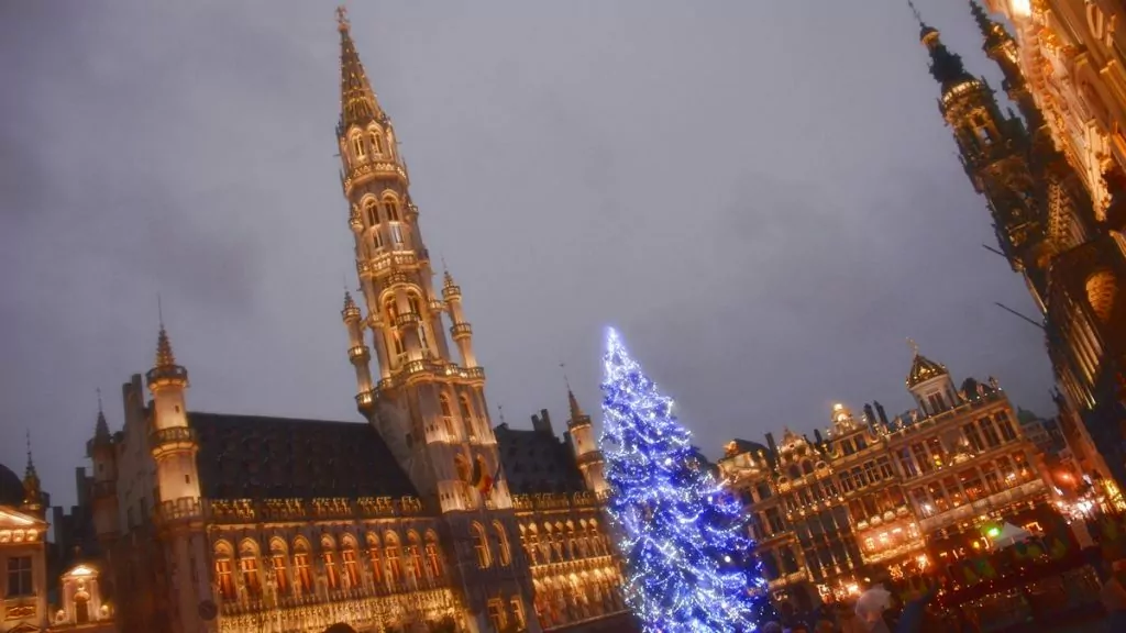 Julmarknader i Europa - Grote Markt by night