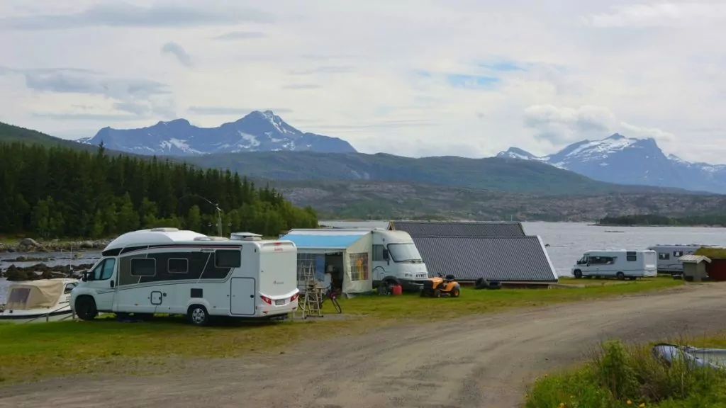 Camping precis utanför Hamsunsenteret