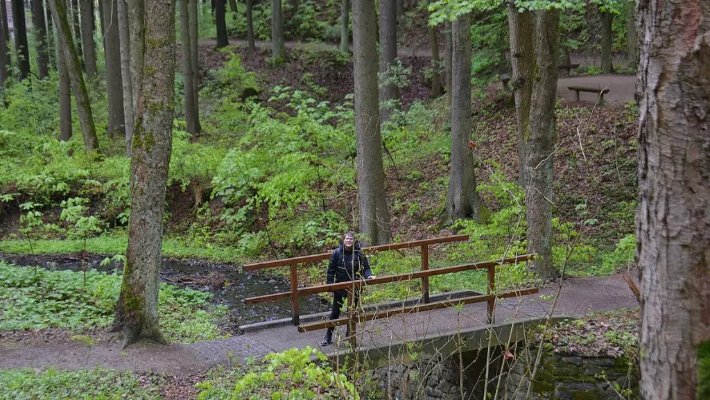Promenad från Park Boheminium i Marianske Lazne