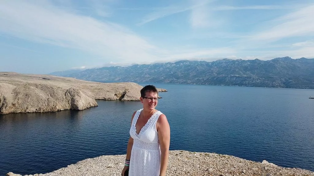 Helena på ön Pag i Kroatien