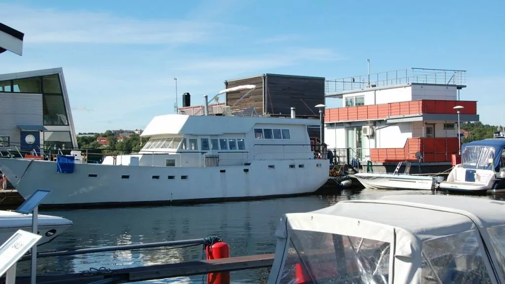 Husbåt