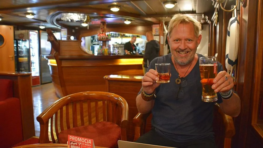 Peter i baren på färjan Polferries Ystad-Swinoujscie