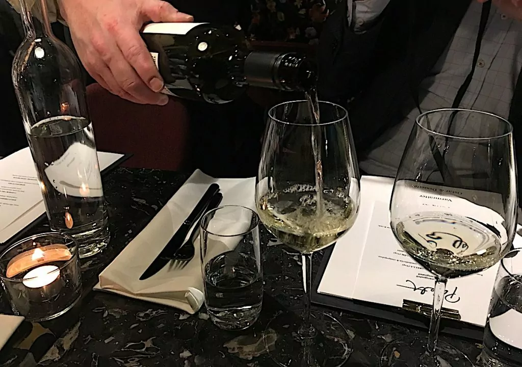 Vin på restaurang Palett