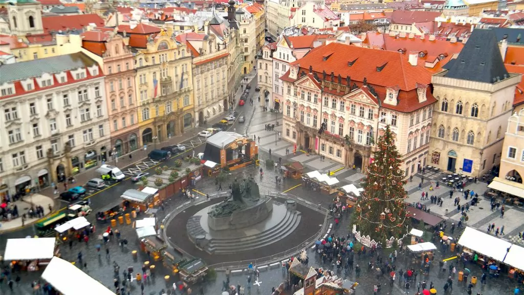 En liten del av julmarknaderna i Prag - sett uppifrån