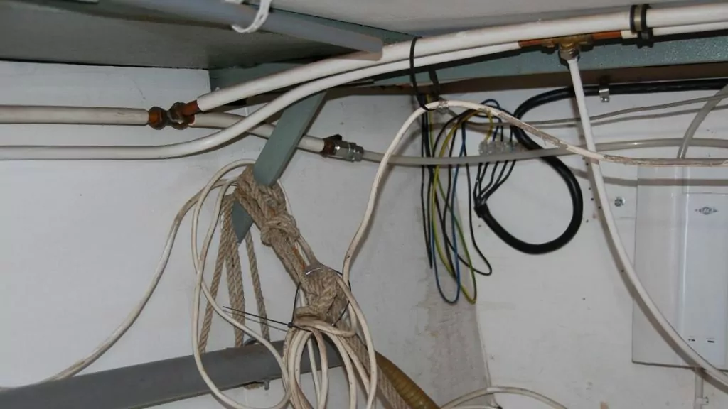 Lite rör som går härsan och tvärsan... och ibland slutar i tomma intet