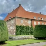 Krapperups slott i Skåne – med slottspark och kaffestuga