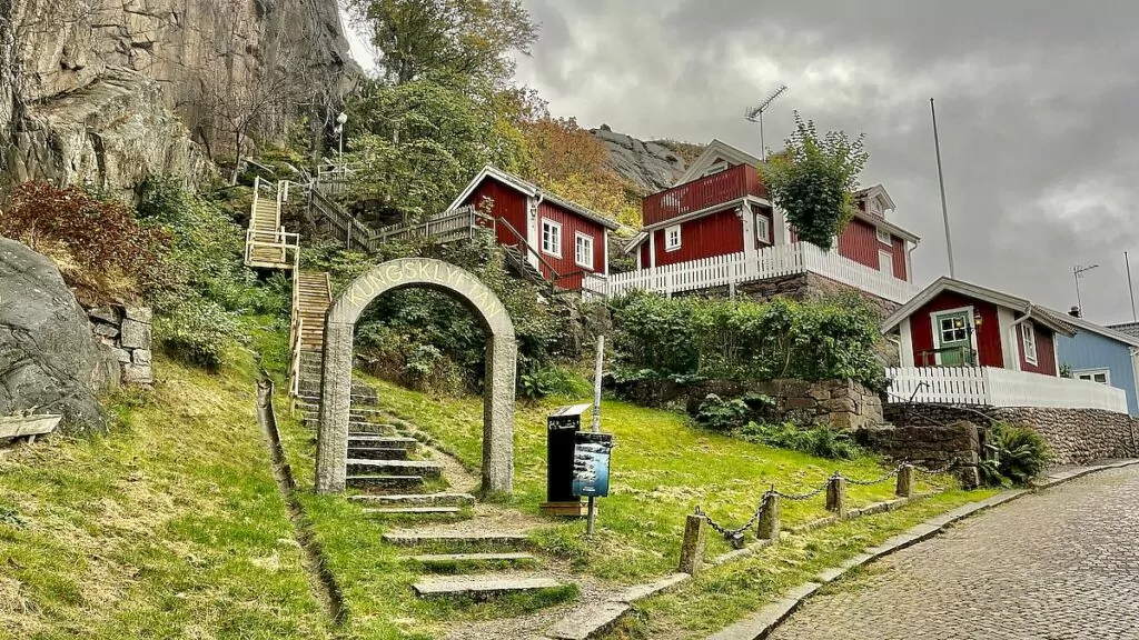 Ingång till Kungsklyftan i Fjällbacka