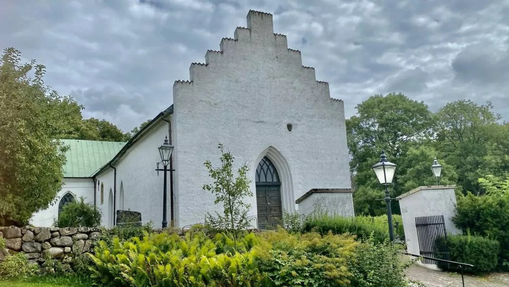 Raus kyrka