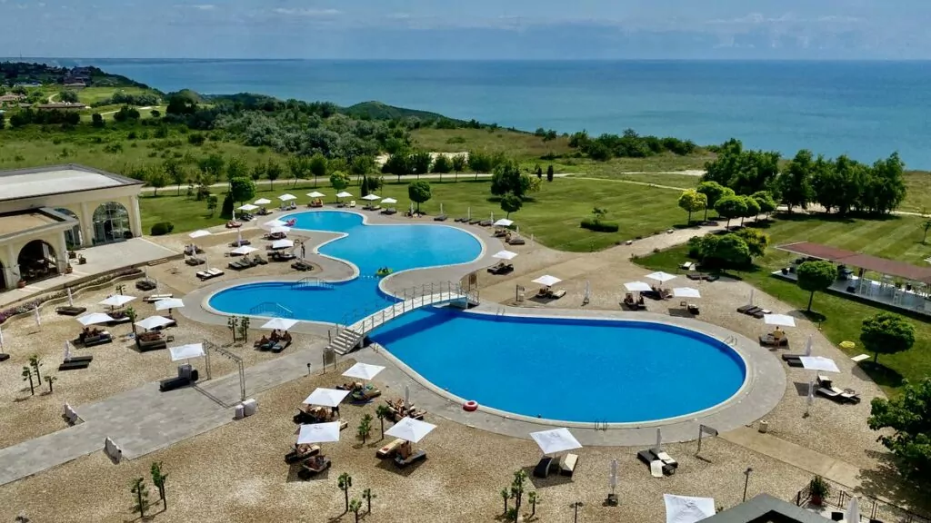 golf i Bulgarien - pool på golfresort