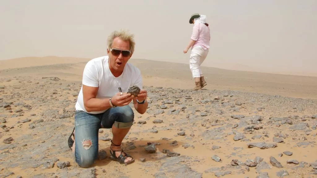 Peter hittar trilobiter i öknen (Marocko 2014)