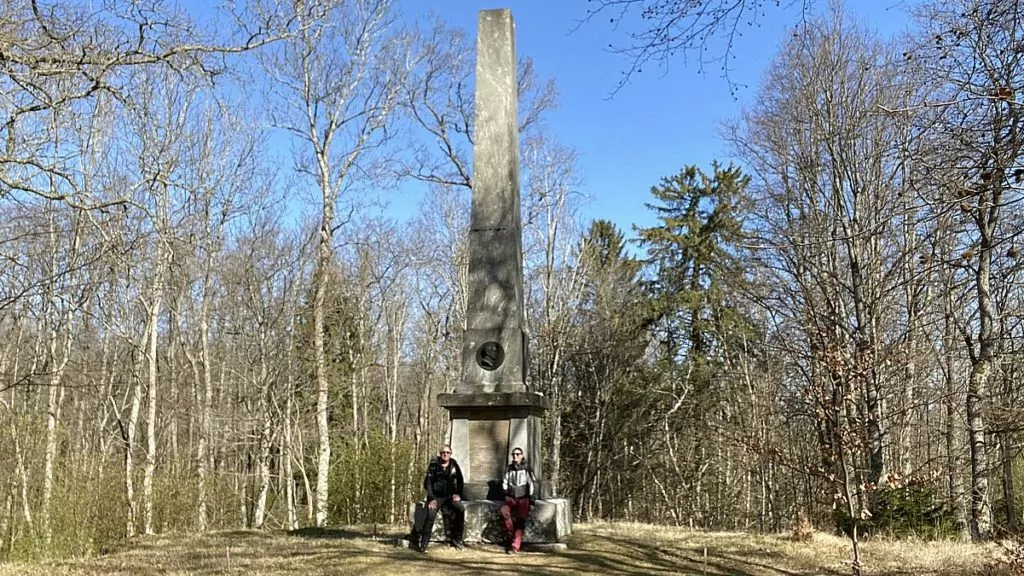 Monument vid Rydboholms slott