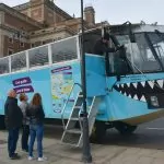 Sightseeing med amfibiebuss i Stockholm
