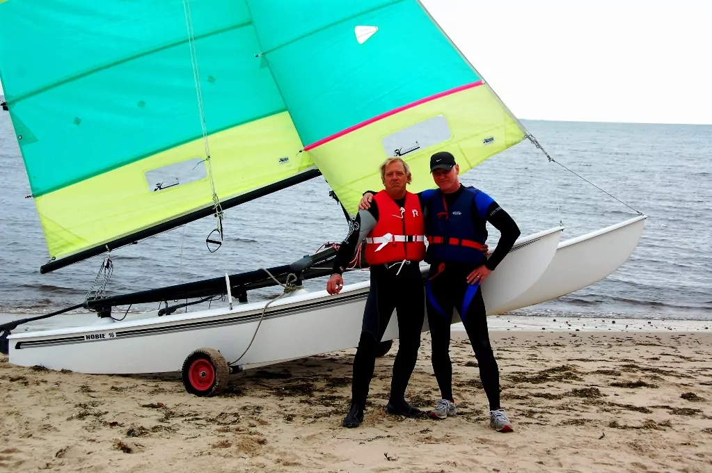 Peter och Lennart vid katamaranen i Mehelinki, Polen