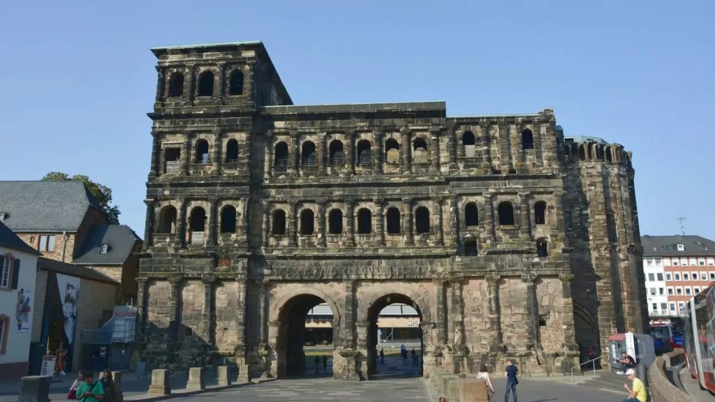 Porta Nigra - svarta porten