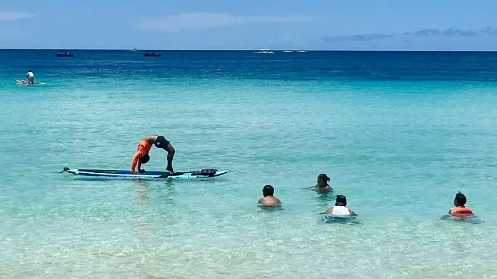 Att göra på Boracay i Filippinerna - Stand Up Paddle Boarding
