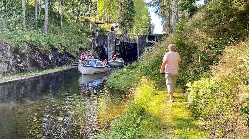 Peter vid slussarna i Dals Långed