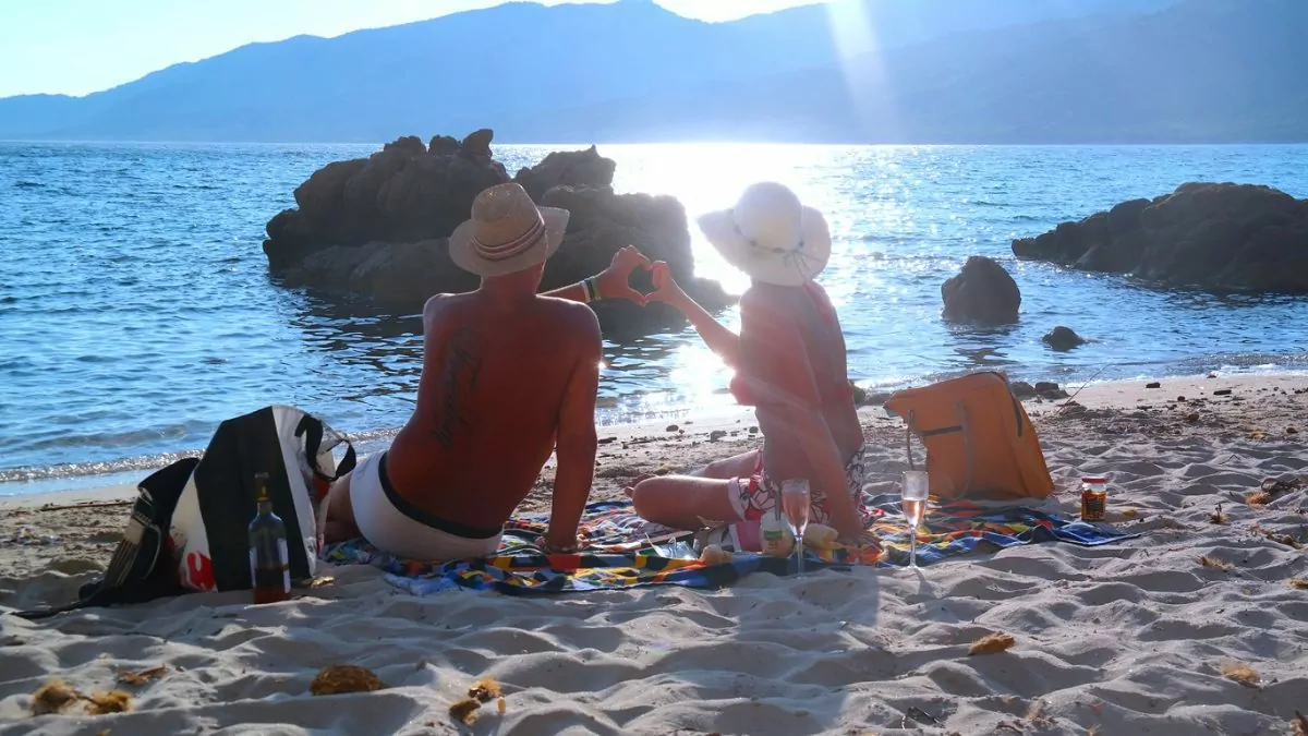 Romantisk camping på Plage de Cupabia, Korsika