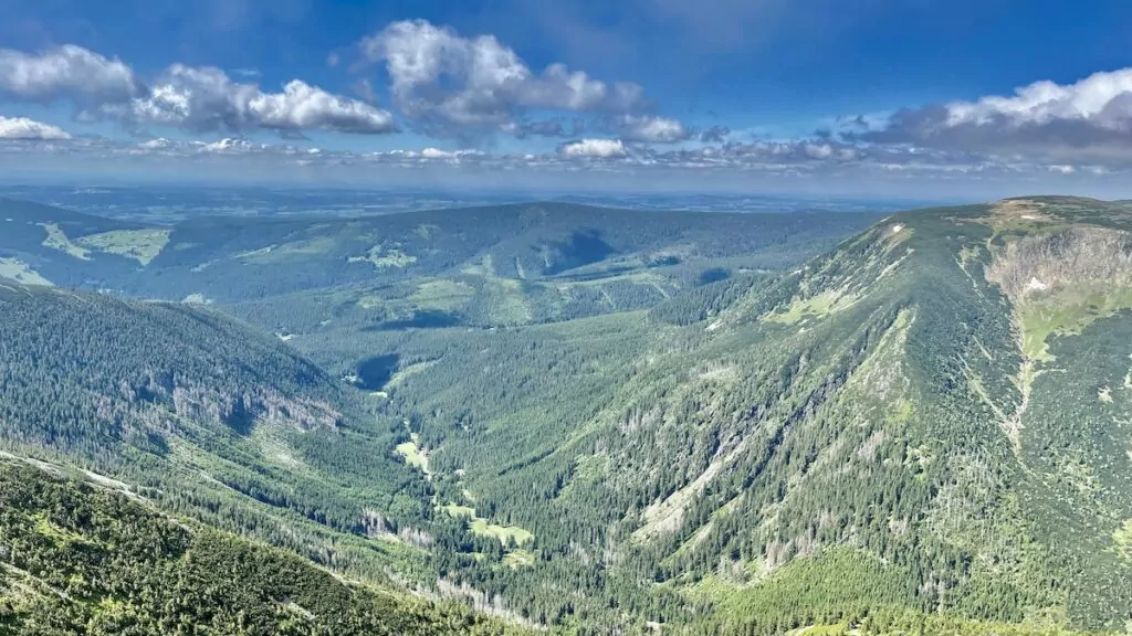 Utsikt från Tjeckiens högsta berg - Sněžka