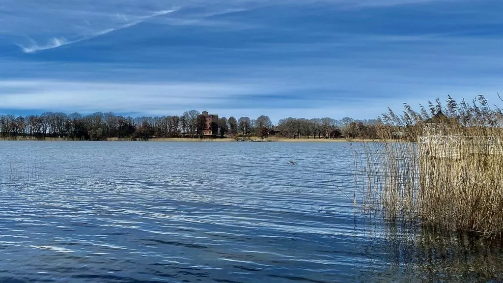 Tynnelsö slott i Strängnäs kommun