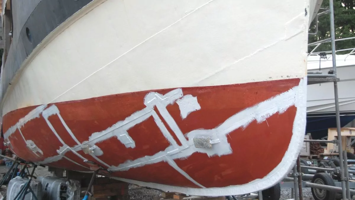 Vi målar båtskrov