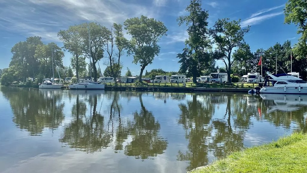 Göta kanal med husbil - Wassbackens camping