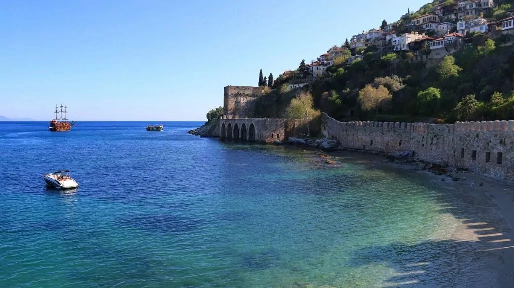 Stränderna och nattlivet i Alanya