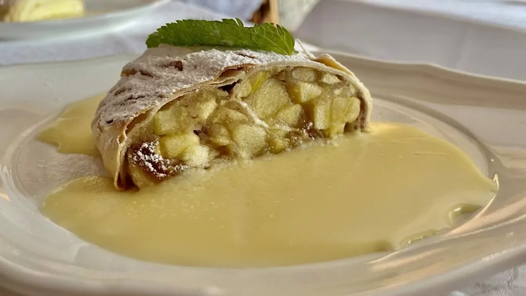 Apfelstrudel