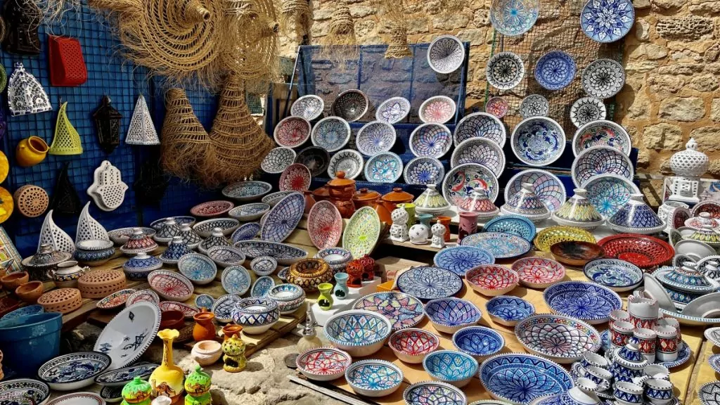 Att göra i Hammamet i Tunisien - handla keramik