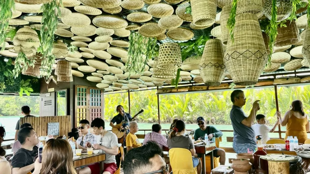 Flodkryssning på Loboc River på Bohol