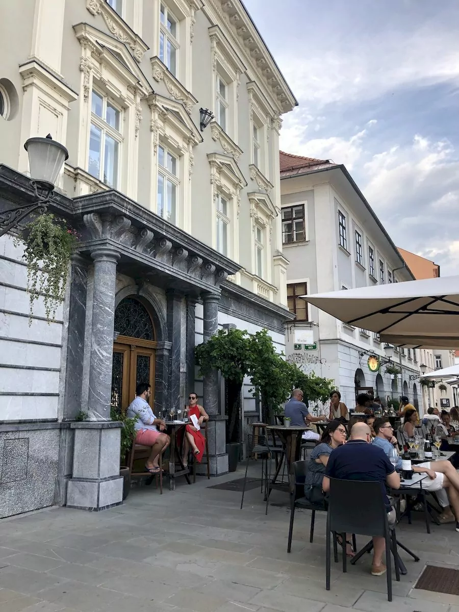 De bästa vinbarerna i Ljubljana - Dvorni Wine Bar