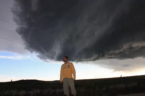 Christoffer framför en framryckande supercell